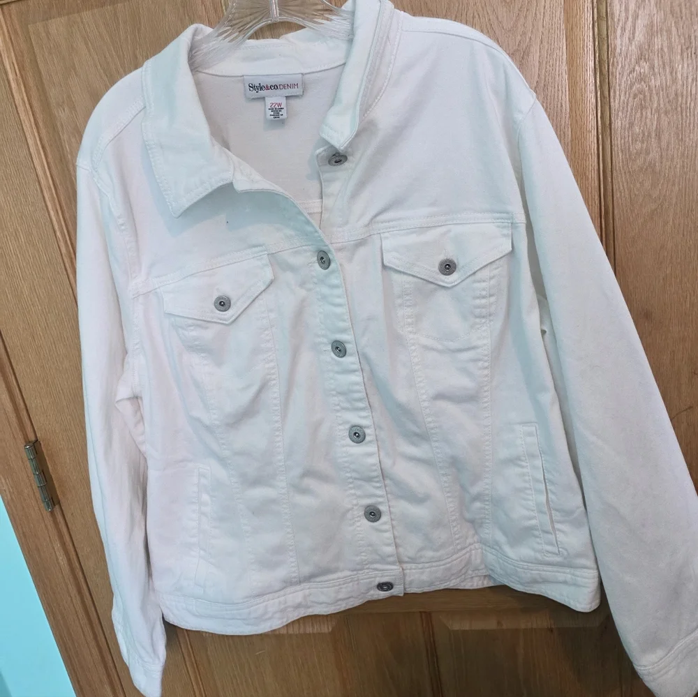 Size 22w Ladies White Jean Jacket - Picture 8 of 10